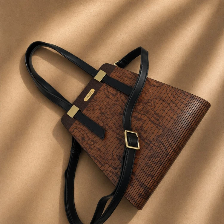 drewniana-torebka-damska-status-grand-padauk-perspektywa.webp