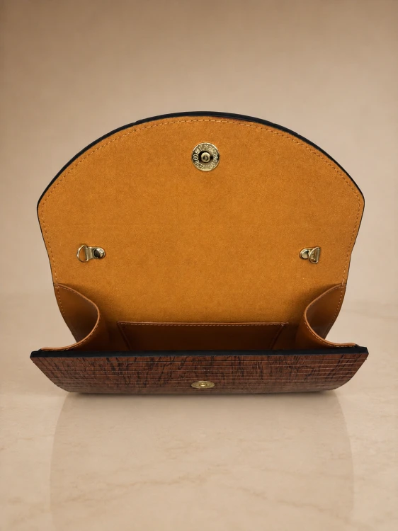 drewniana-kopertowka-vesper-delta-padauk-wnetrze.webp