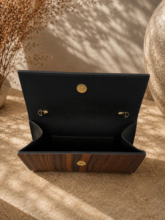 drewniana-kopertowka-vesper-natural-walnut-wnetrze.webp
